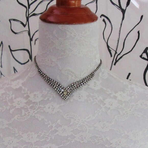 Vintage clear rhinestone chevron V necklace choker - super sparkling!! - Picture 3 of 7